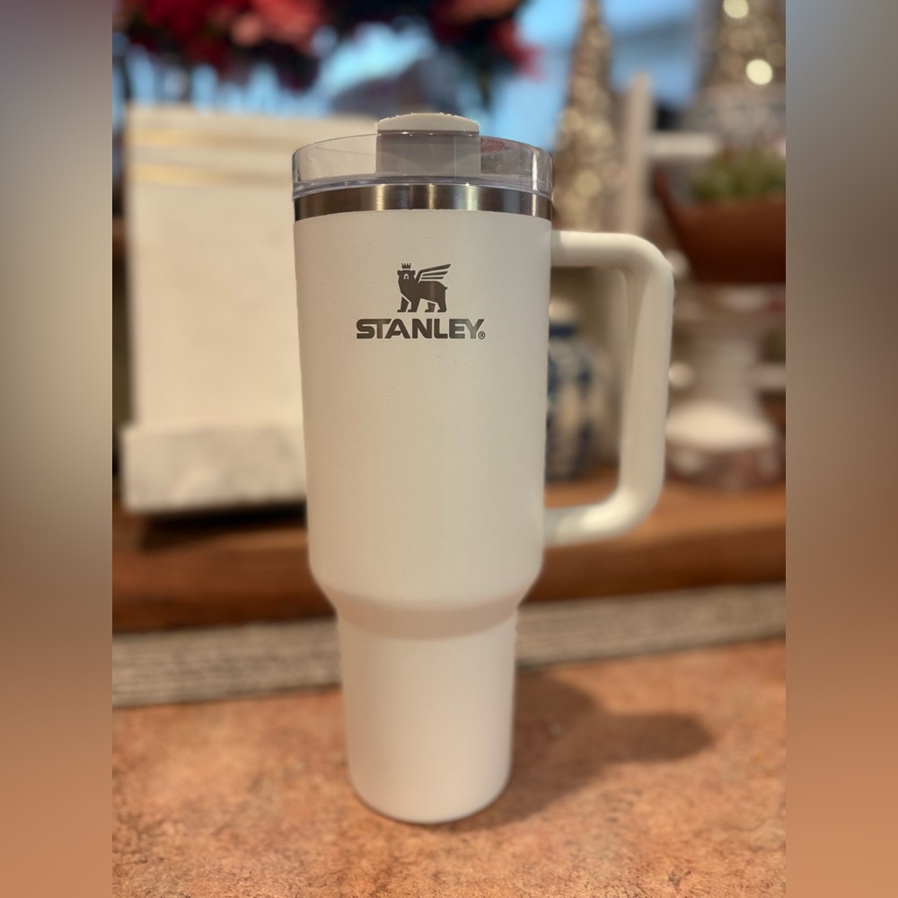 Stanley 40oz with No Straw